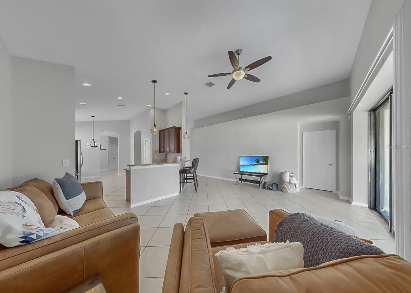 Living Room - 7109 SPINDLE TREE LN, RIVERVIEW