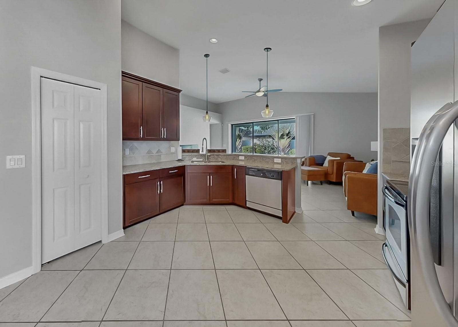 Kitchen - 7109 SPINDLE TREE LN, RIVERVIEW
