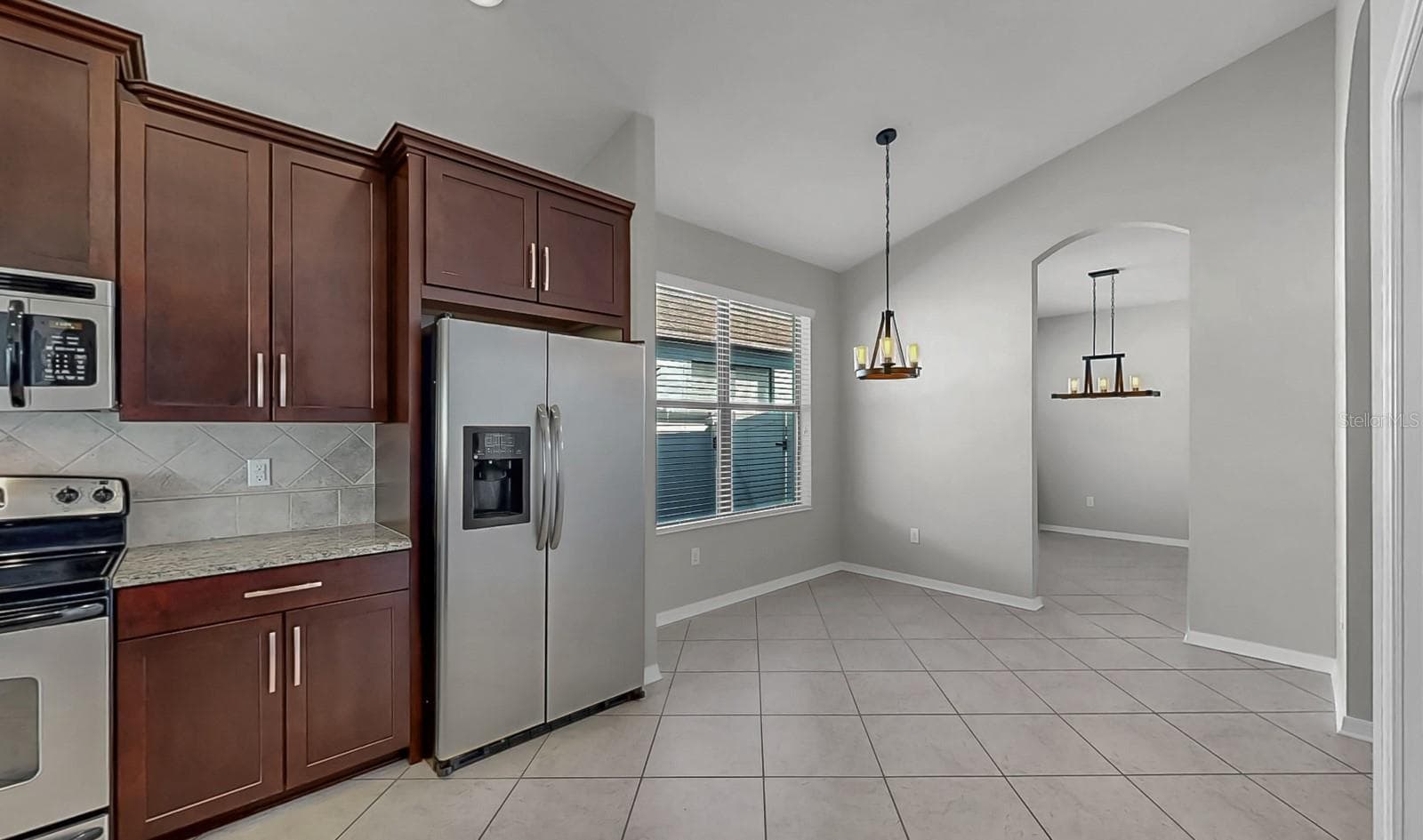 Kitchen looking into Dining Area - 7109 SPINDLE TREE LN, RIVERVIEW