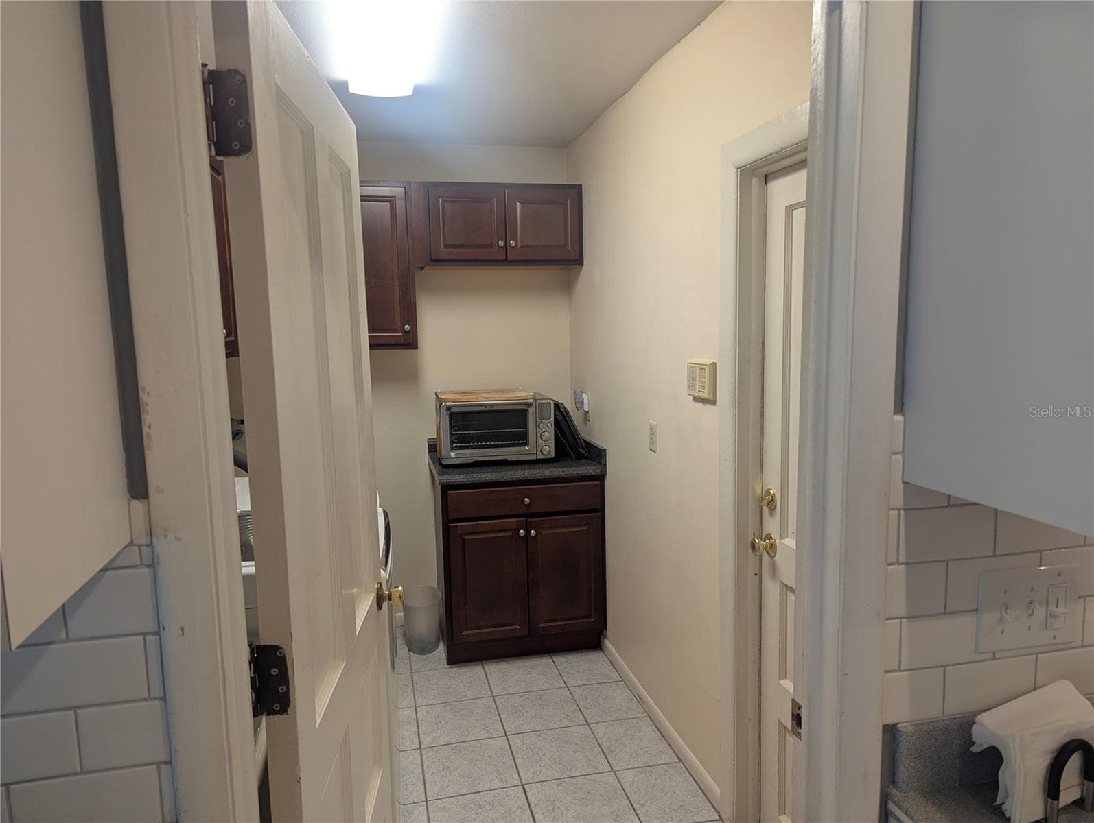 Laundry to Garage - 5710 S BERNIE ST, TAMPA