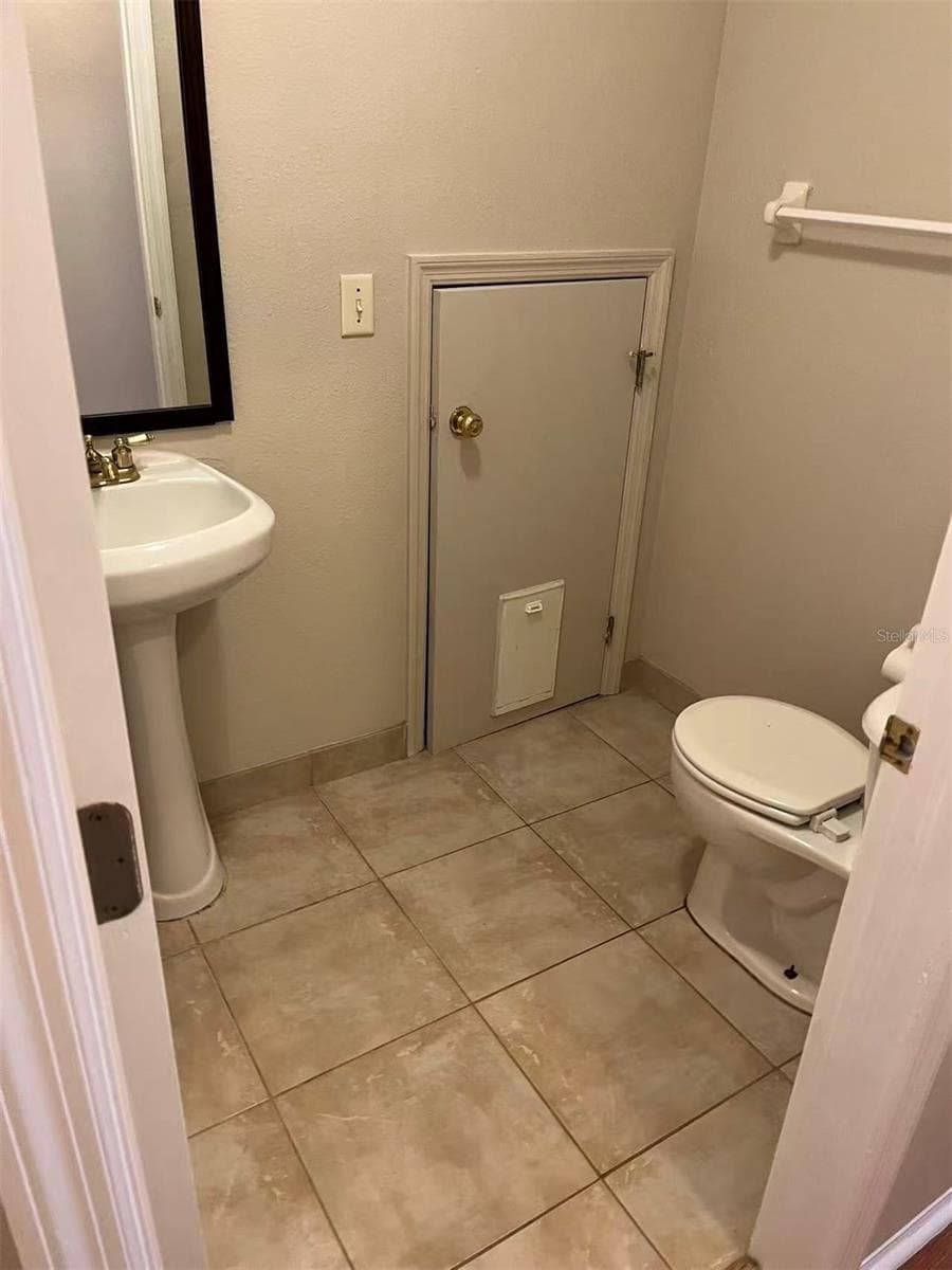 Townhouse at 2030 FLUORSHIRE DR, BRANDON, photo 11 of 13