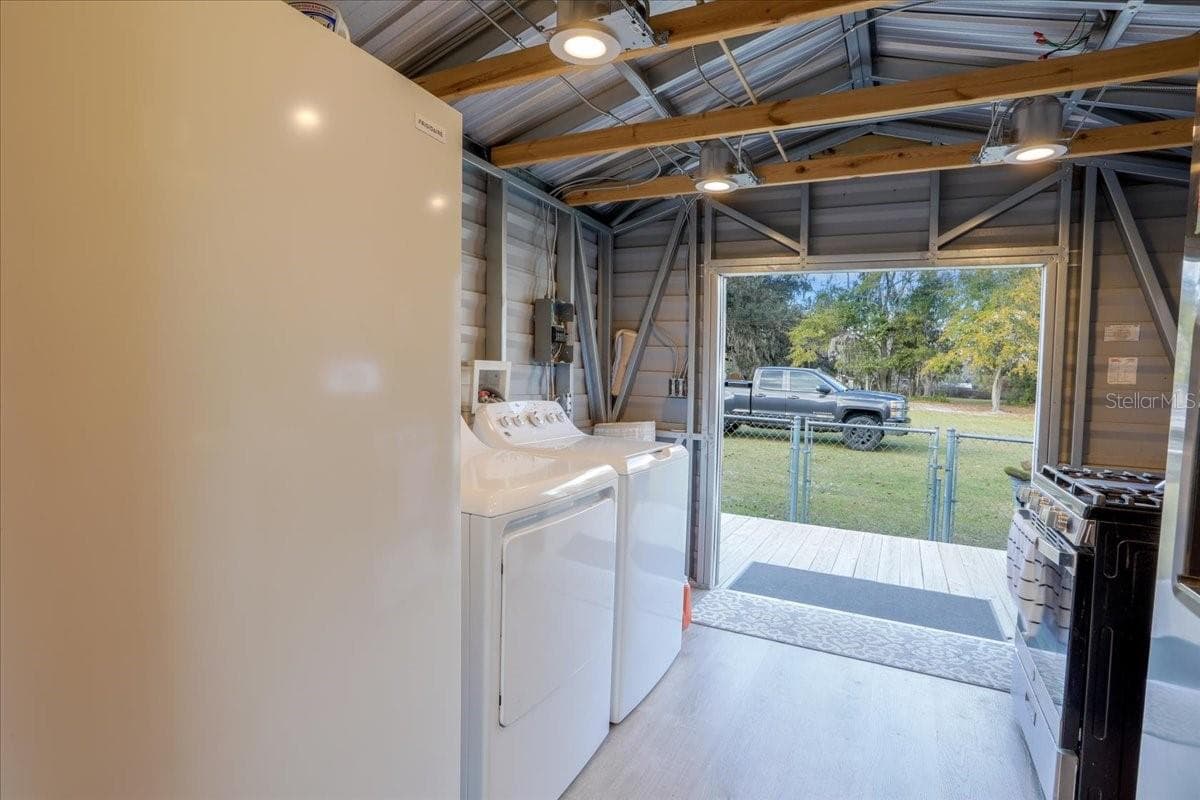 Seperate ares for your washer, dryer and more - 5336 SW COUNTY ROAD 791, LAKE BUTLER