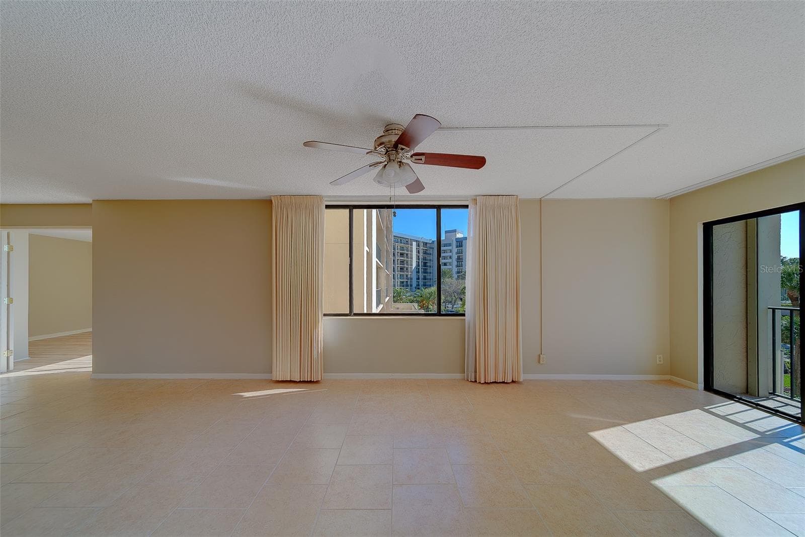 Plenty of windows - 1480 GULF BLVD #201, CLEARWATER BEACH