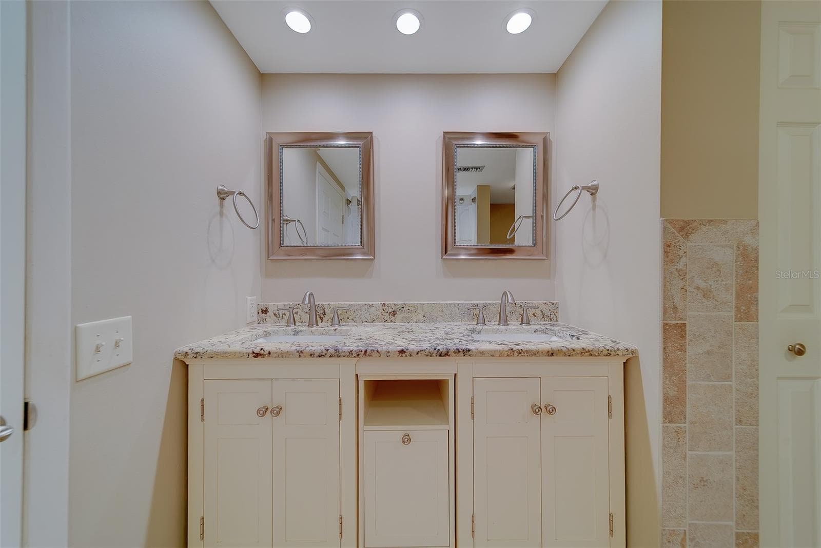 Double Vanities - 1480 GULF BLVD #201, CLEARWATER BEACH