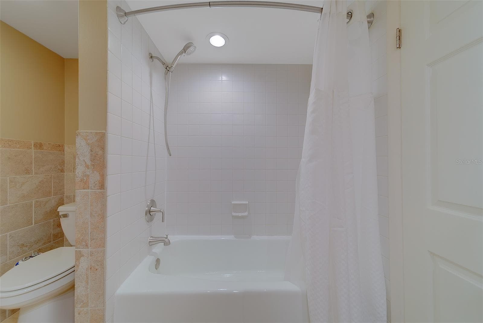 Clean and Pristine - 1480 GULF BLVD #201, CLEARWATER BEACH