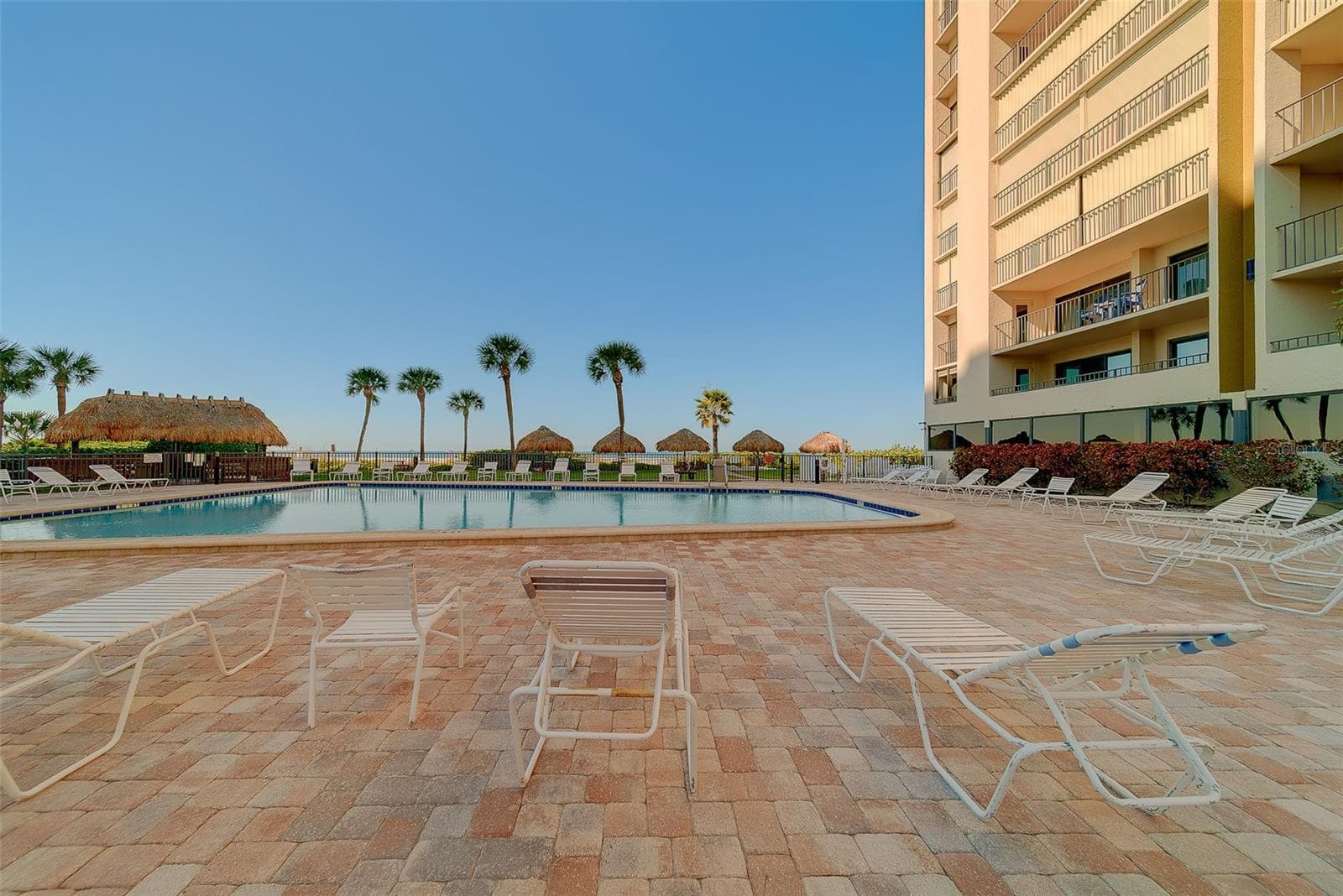 Plenty of Lounging Space - 1480 GULF BLVD #201, CLEARWATER BEACH