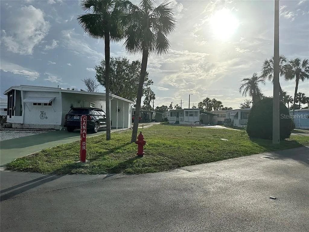 4851 W GANDY BLVD #B5L37