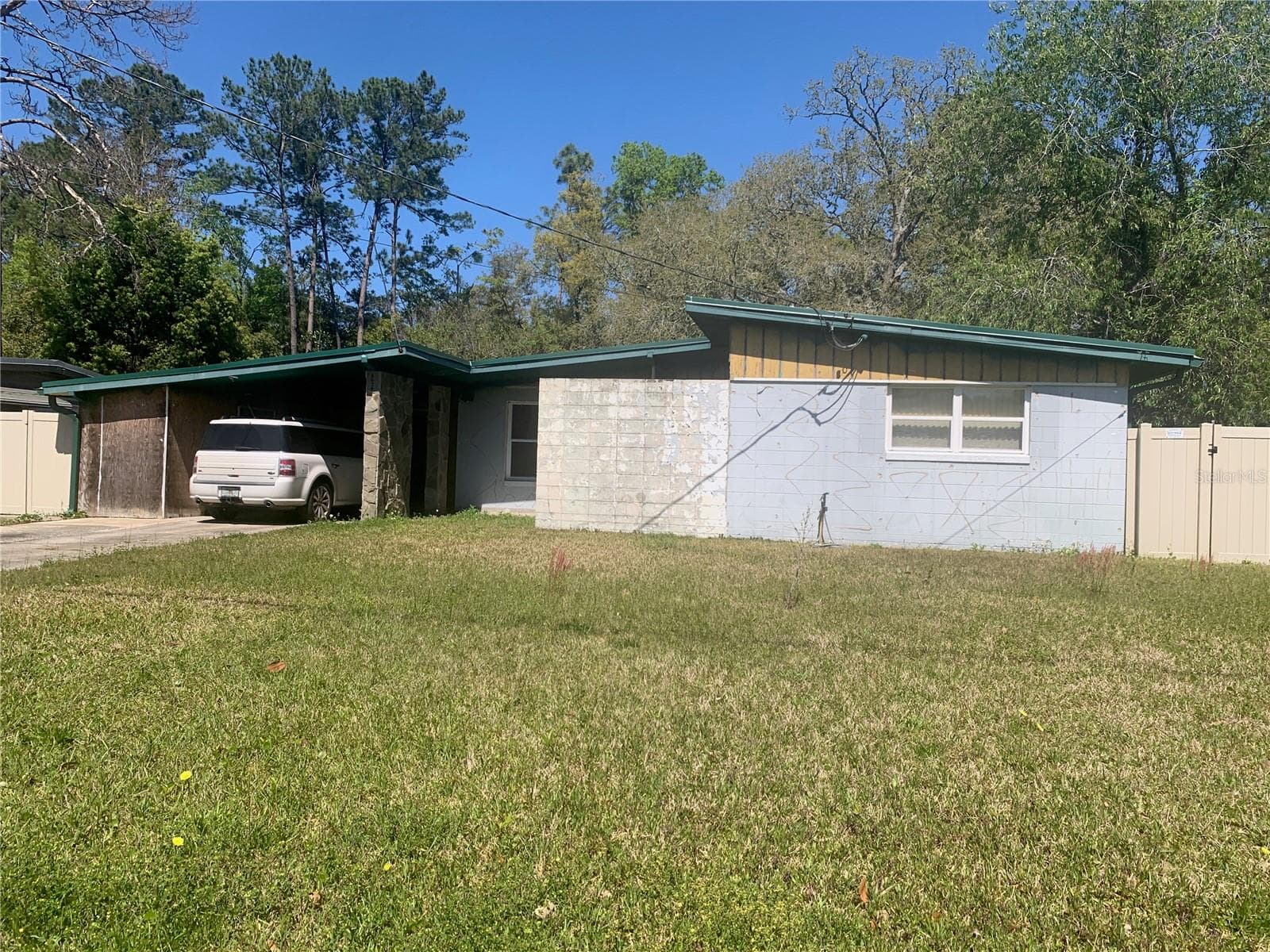 Single Family Residence at 8029 CHATEAU DR S, JACKSONVILLE, photo 2 of 14