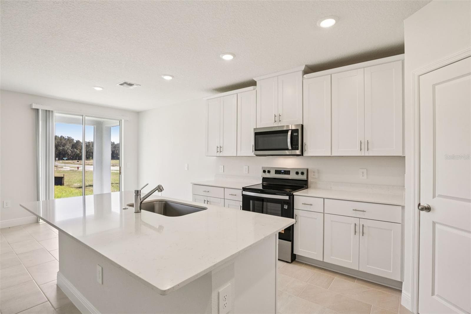 Single Family Residence at 855 SUNSHOWER DR, LADY LAKE, photo 17 of 43