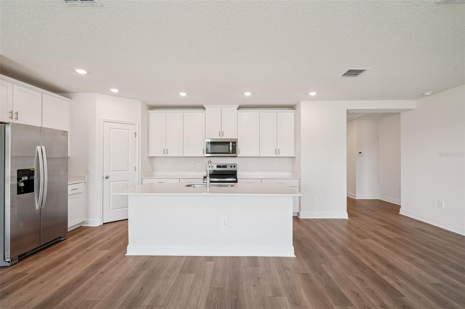 Single Family Residence at 851 SUNSHOWER DR, LADY LAKE, photo 13 of 31