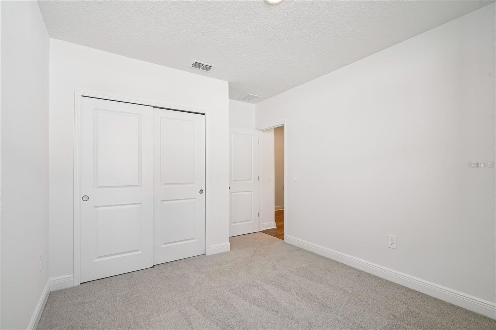 Single Family Residence at 851 SUNSHOWER DR, LADY LAKE, photo 18 of 31