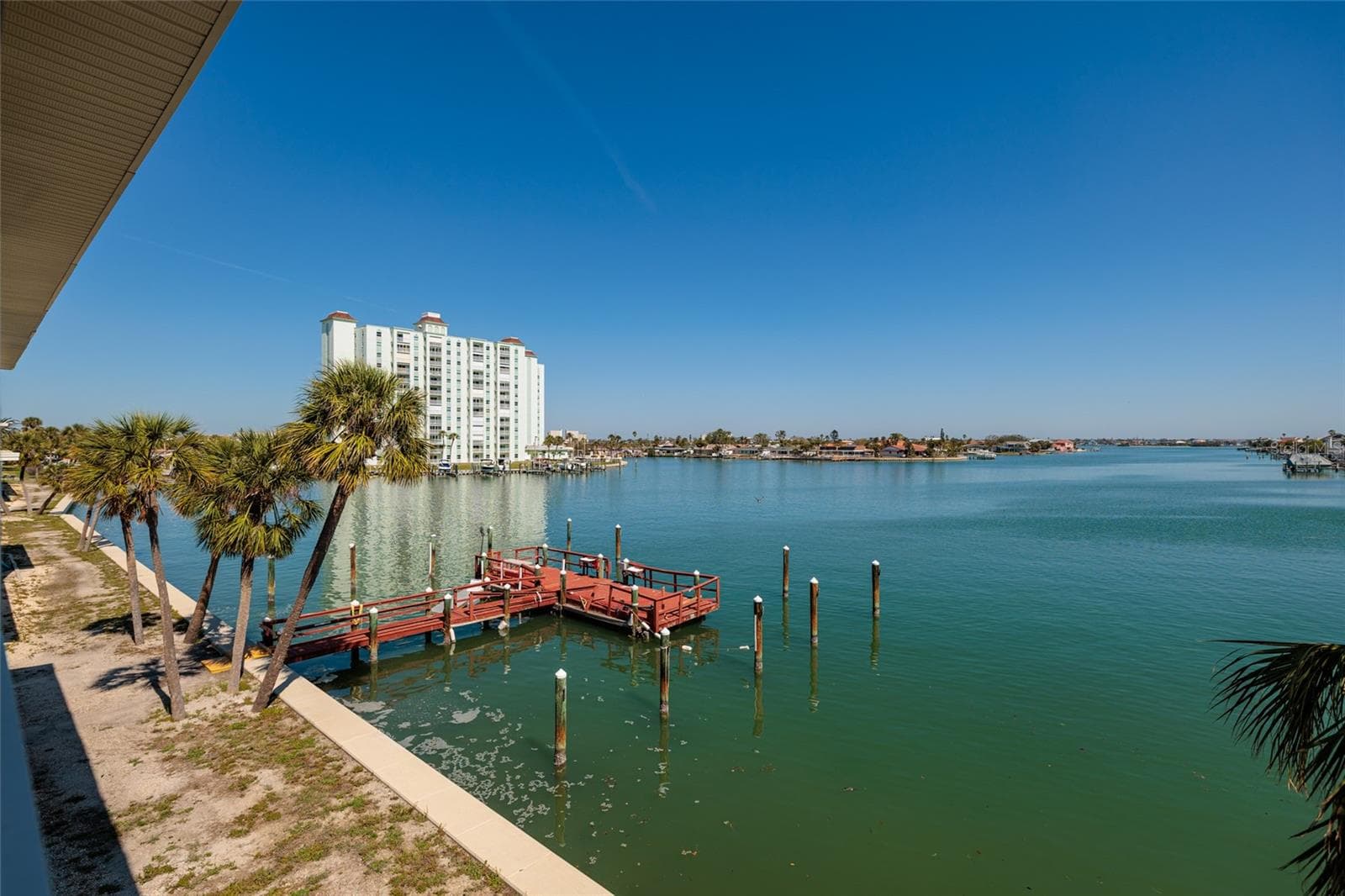 Dock w/1st come, 1st serve boat slips, water, electric. Great place to relax & enjoy island life. - 6000 2ND ST E #6, ST PETE BEACH