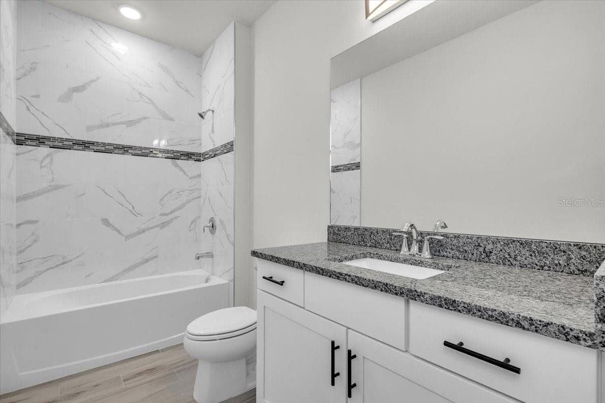 Guest Bath - 459 NE 2ND PL, CAPE CORAL