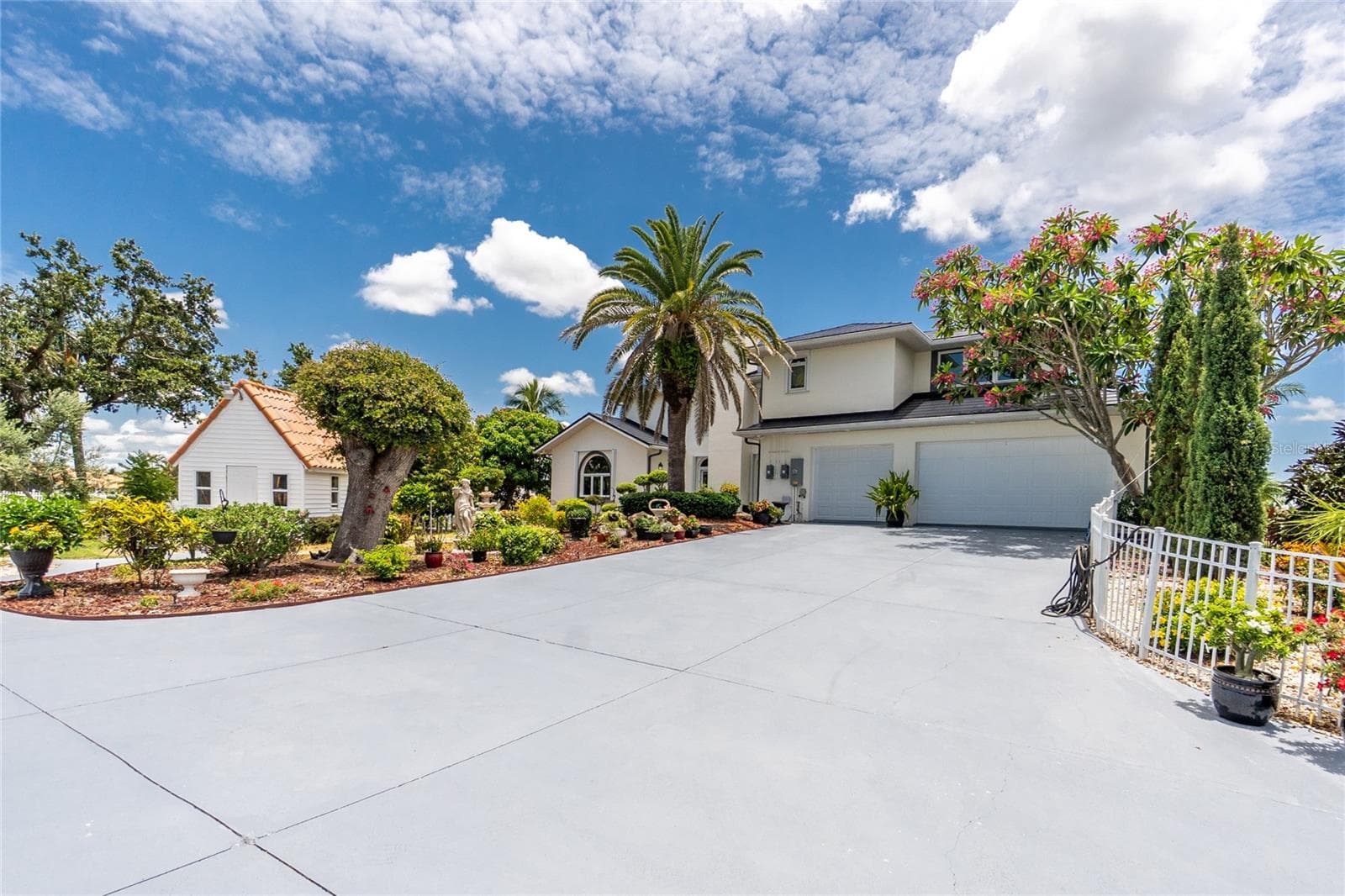 Driveway - 202 GEORGE RD SE, PORT CHARLOTTE