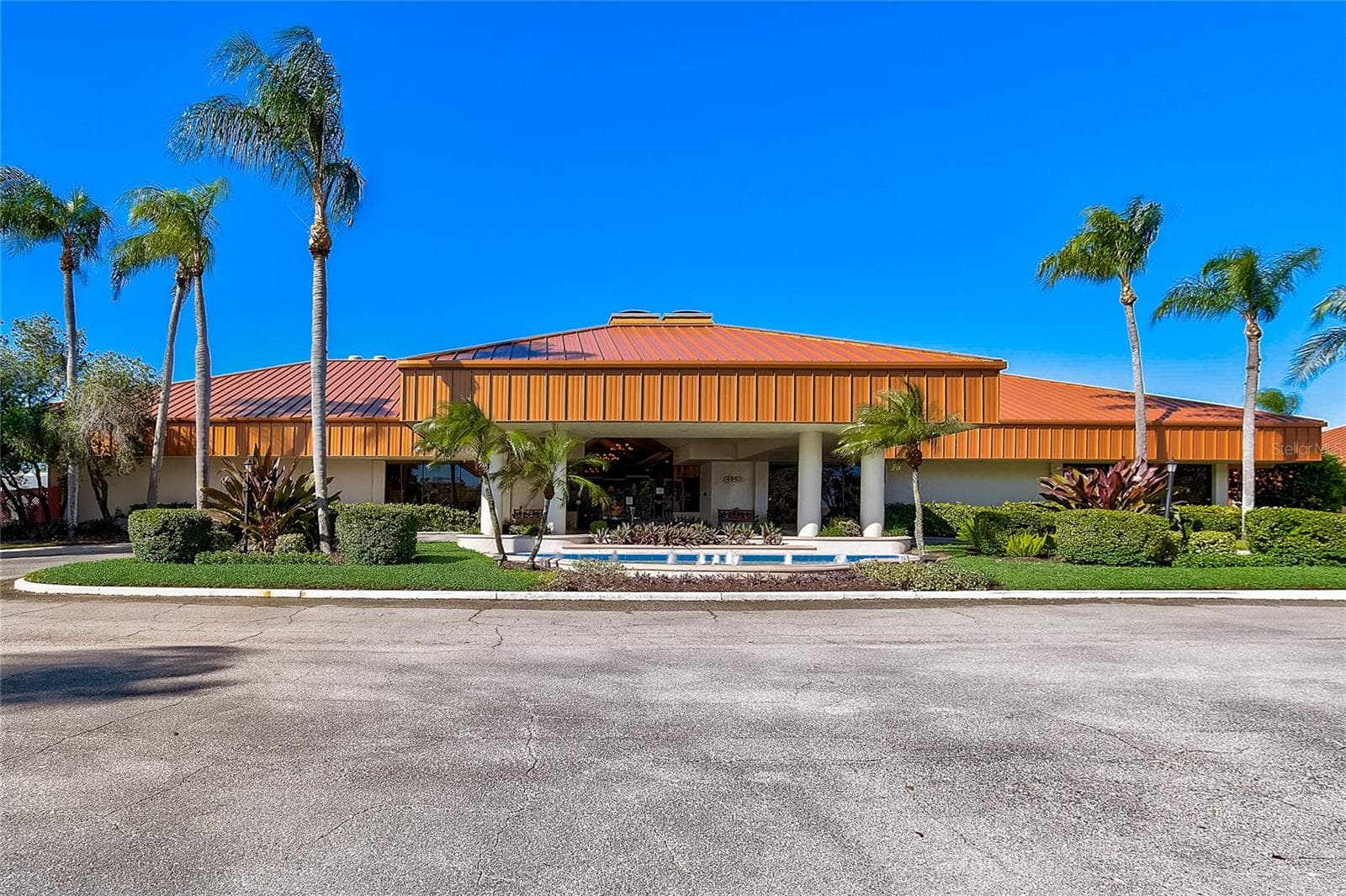 Country Club - 4041 MURFIELD DR E, BRADENTON