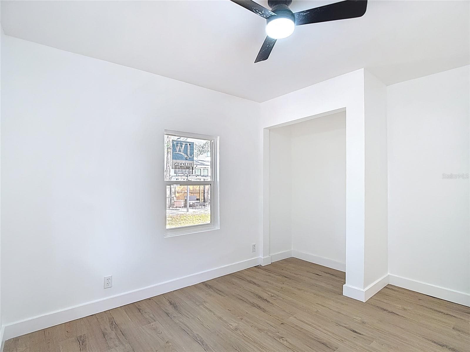 Single Family Residence at 402 E VIRGINIA AVE, TAMPA, photo 15 of 33