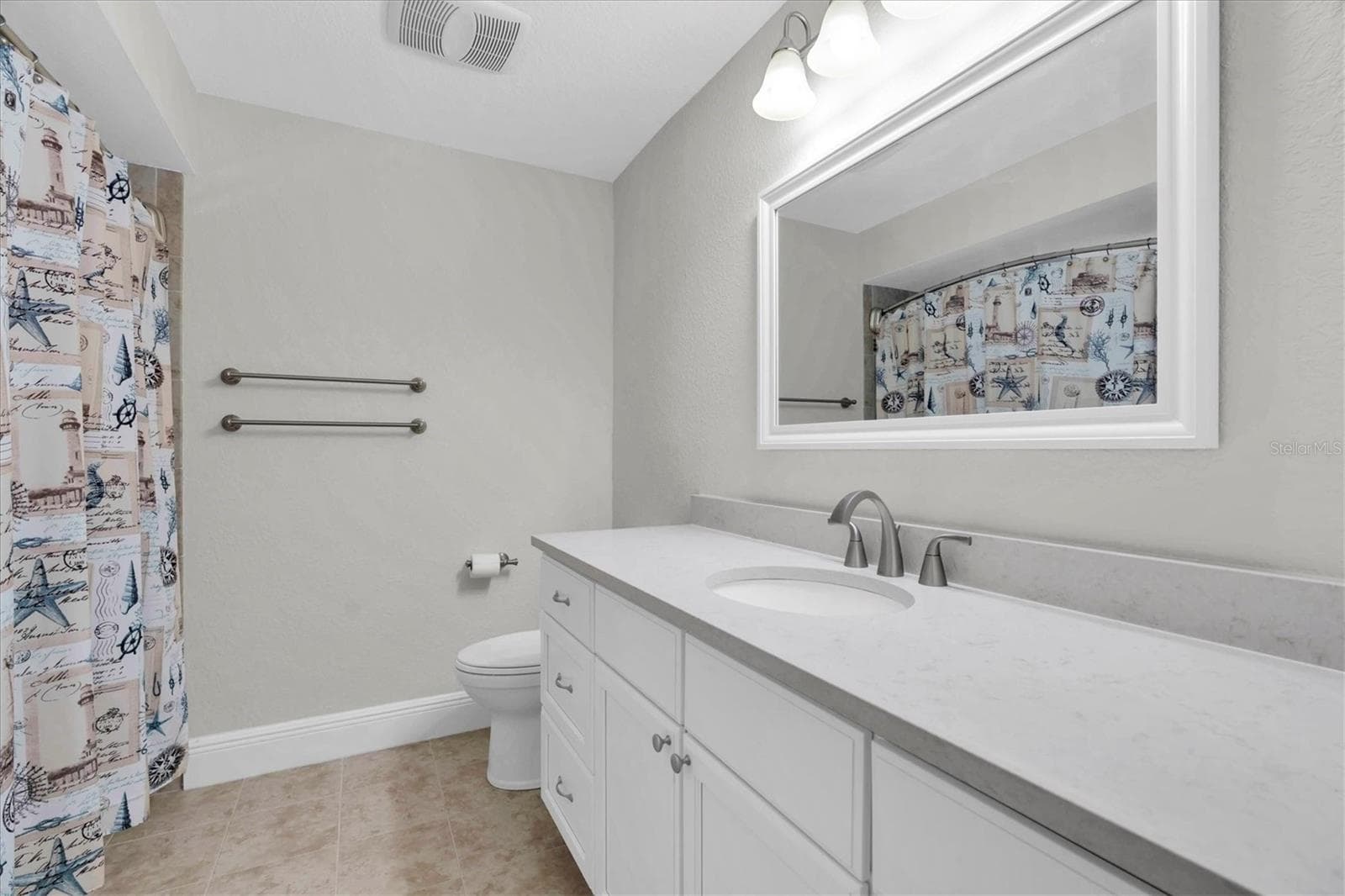 Upstairs bath - 4935 62ND AVE S, ST PETERSBURG