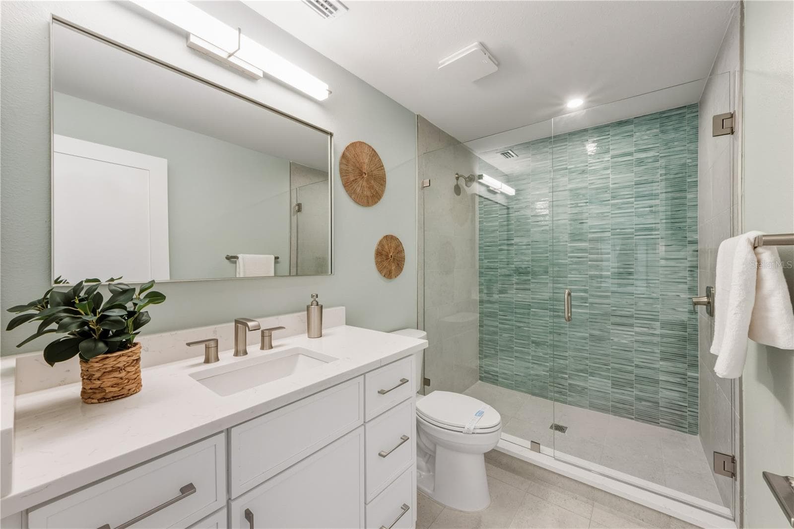 guest bath - 6911 9TH AVE NW, BRADENTON