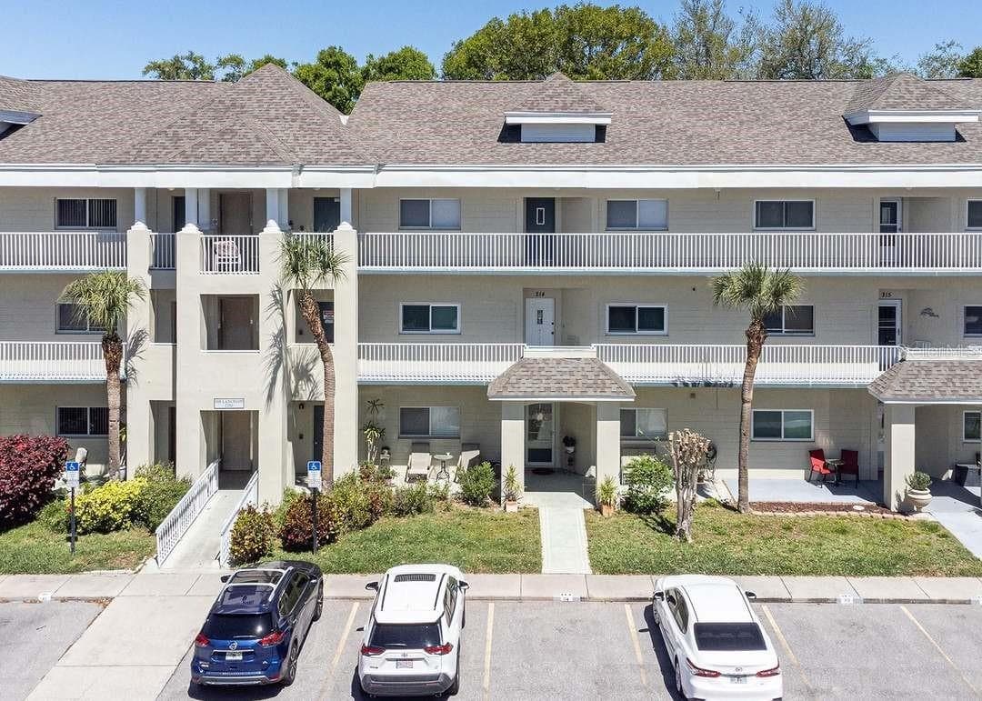 2210 UTOPIAN DR E #214