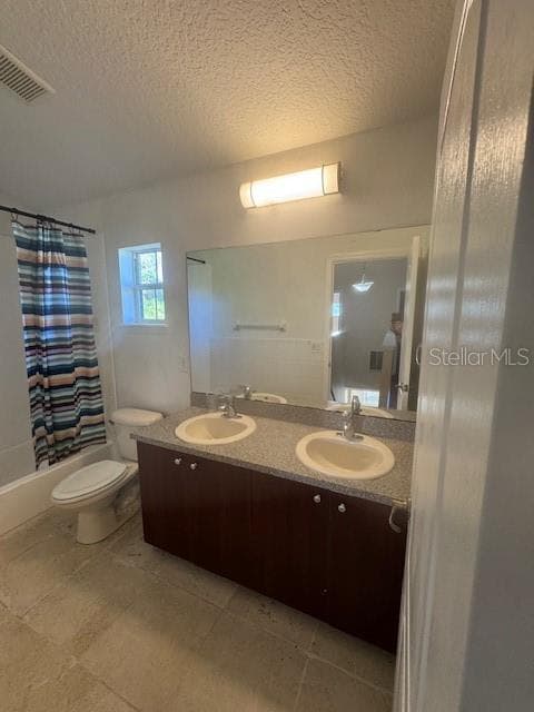 GUEST BATH - 386 HAVERSHAM RD, DELTONA