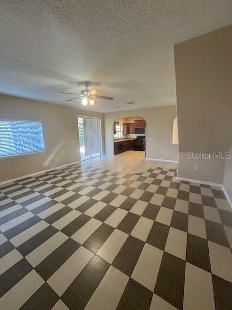 FAMILYROOM - 386 HAVERSHAM RD, DELTONA