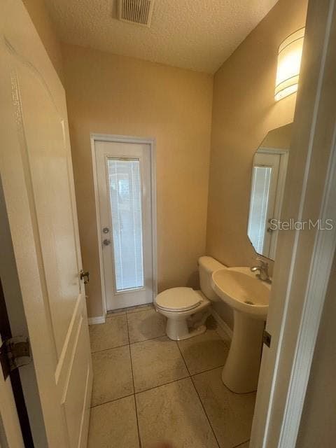 HALF BATH, ACCESS TO PORCH - 386 HAVERSHAM RD, DELTONA