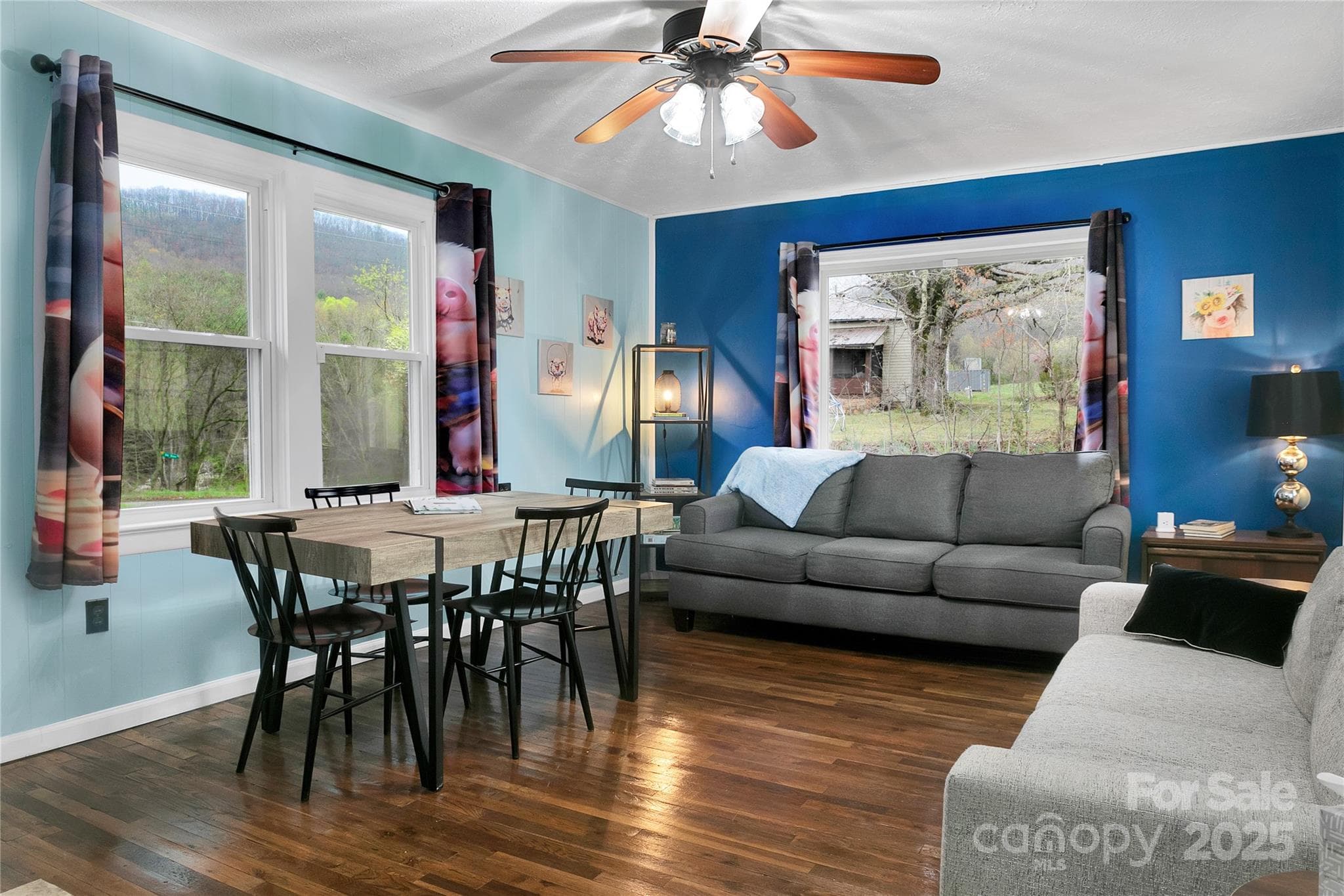 Living Room, beautifully refinished Oak hardwood floors, looking from the hallway. - 626 Fairview Loop, Hot Springs