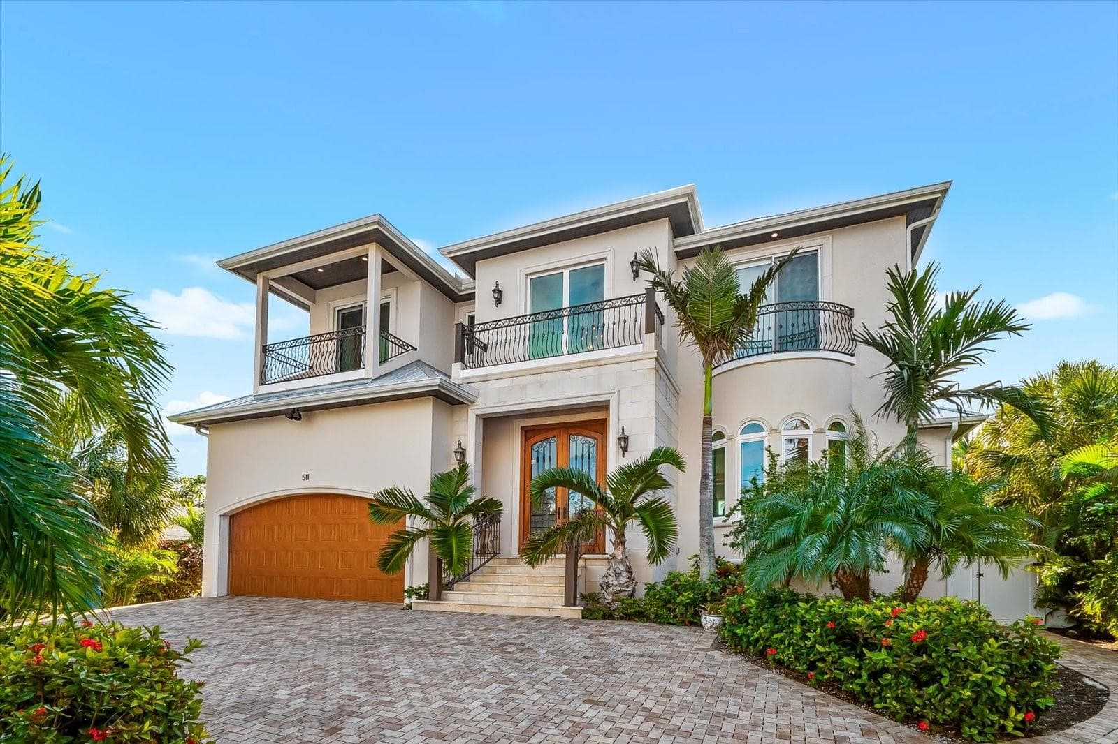 Single Family Residence at 511 BAYVIEW DR, HOLMES BEACH, photo 6 of 94