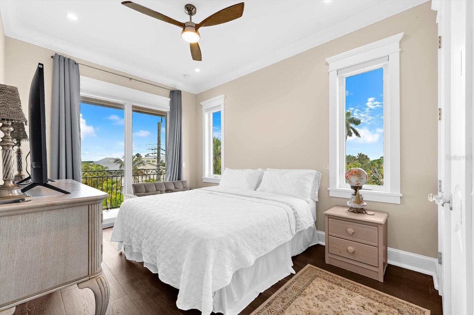 Single Family Residence at 511 BAYVIEW DR, HOLMES BEACH, photo 50 of 94