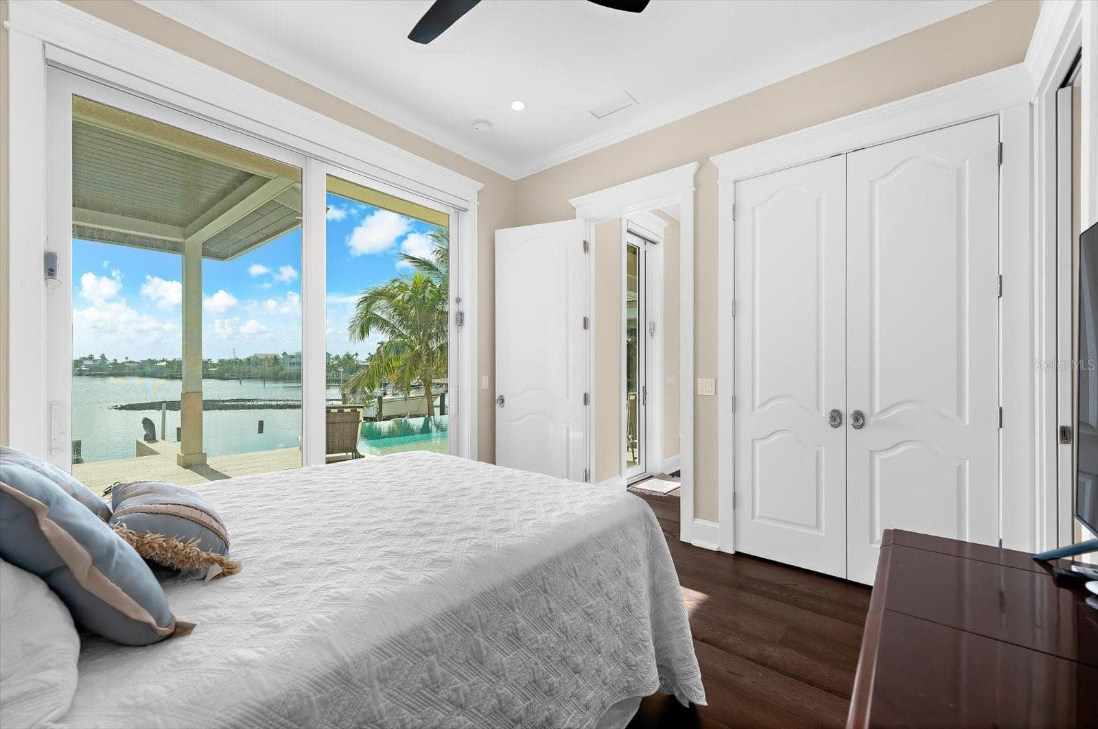Single Family Residence at 511 BAYVIEW DR, HOLMES BEACH, photo 67 of 94