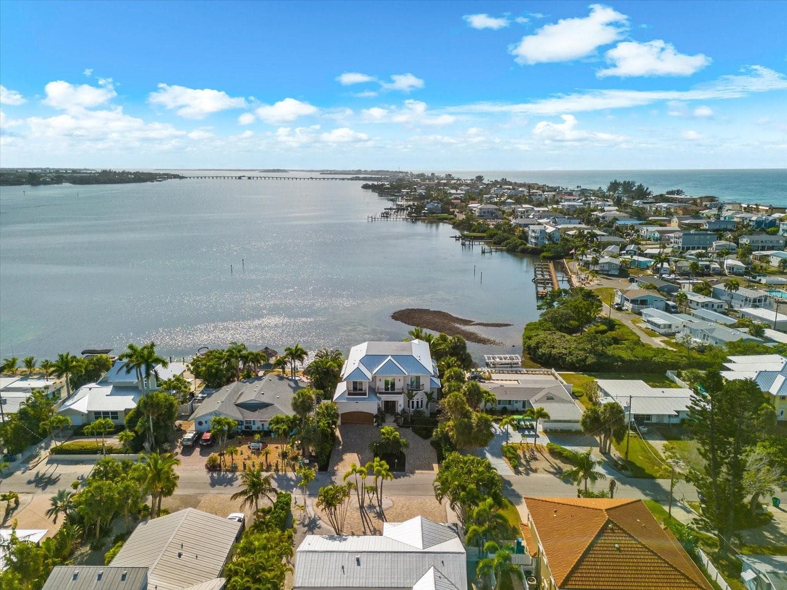 Single Family Residence at 511 BAYVIEW DR, HOLMES BEACH, photo 91 of 94