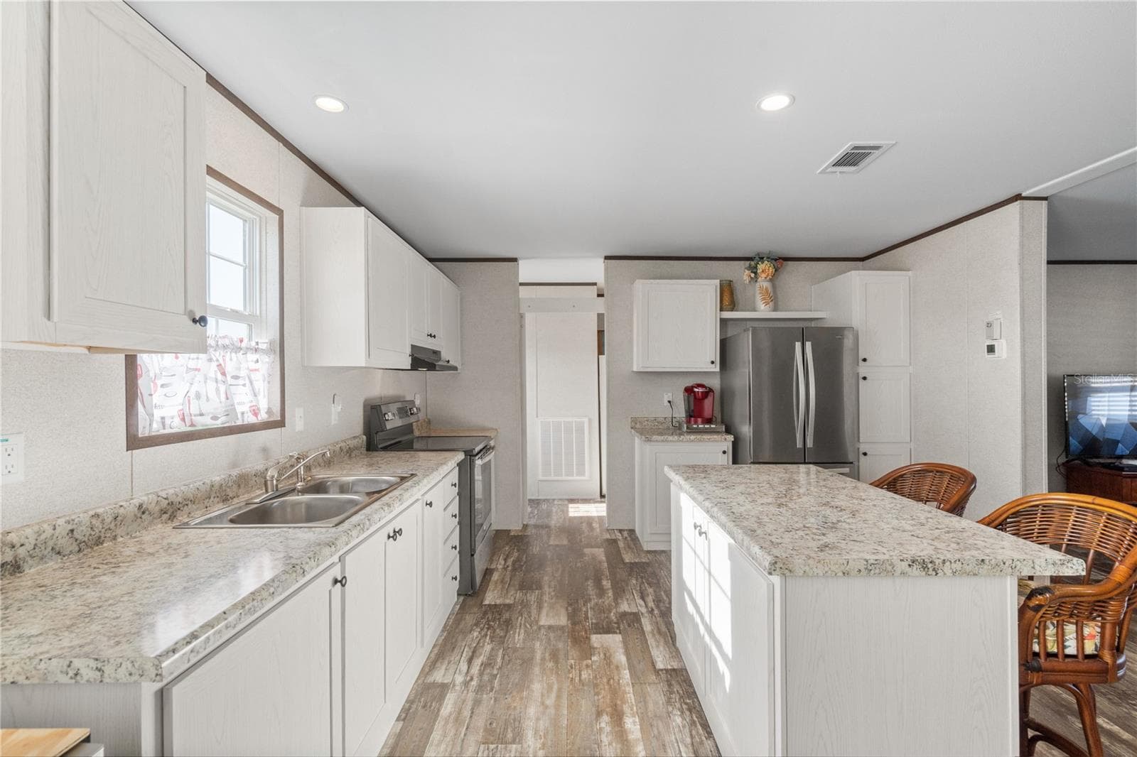 Manufactured Home at 224 WOLVERINE AVE, NORTH PORT, photo 11 of 48