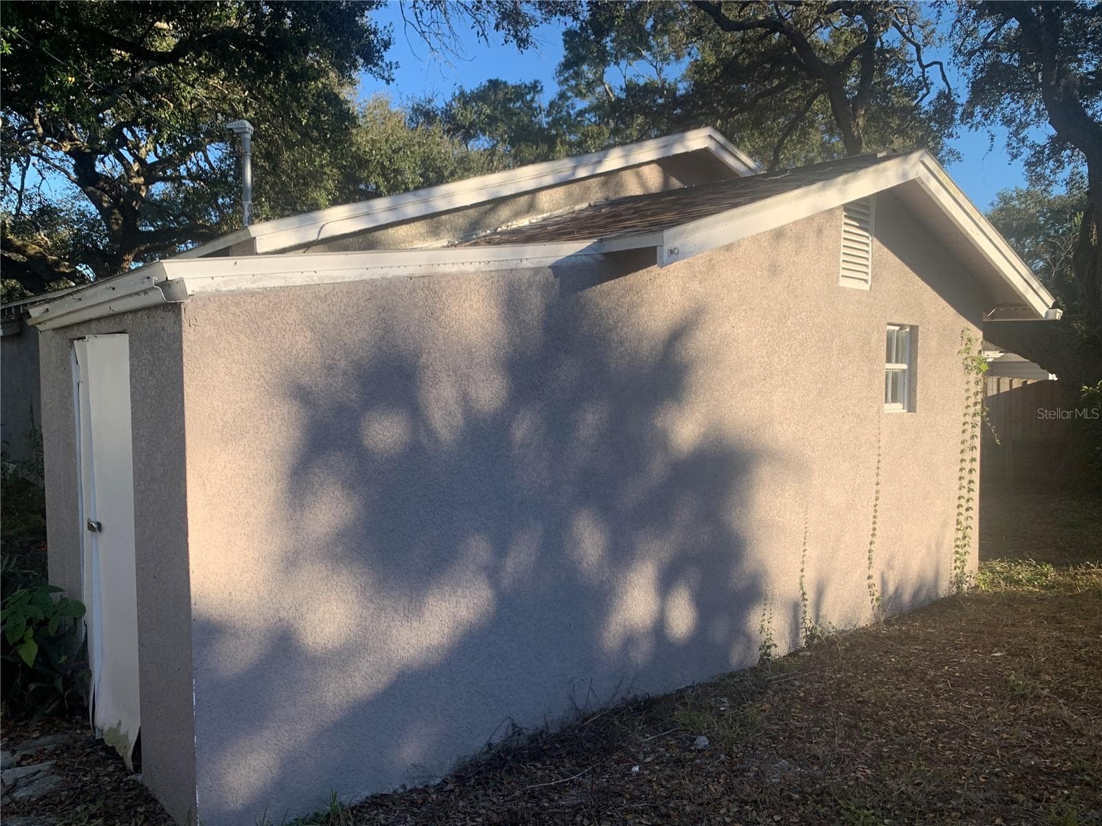 Single Family Residence at 1880 SYLVAN DR, CLEARWATER, photo 6 of 17