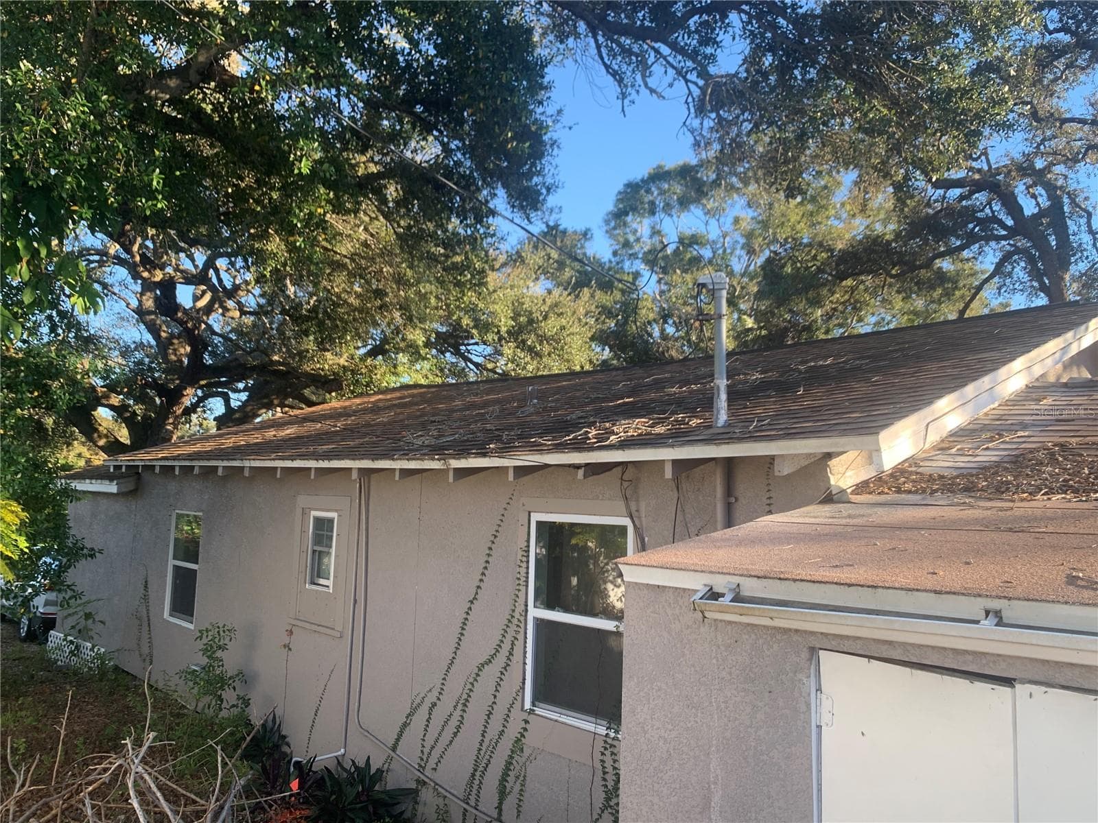 Single Family Residence at 1880 SYLVAN DR, CLEARWATER, photo 8 of 17