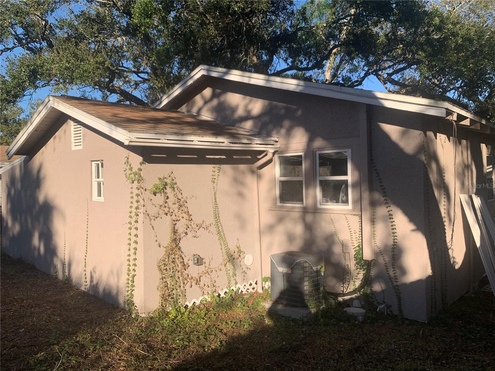 Single Family Residence at 1880 SYLVAN DR, CLEARWATER, photo 11 of 17