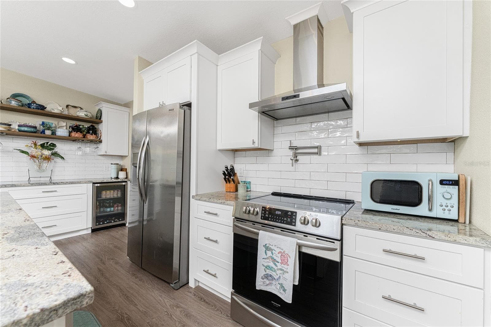 Kitchen - 501 CANAL WAY, NOKOMIS