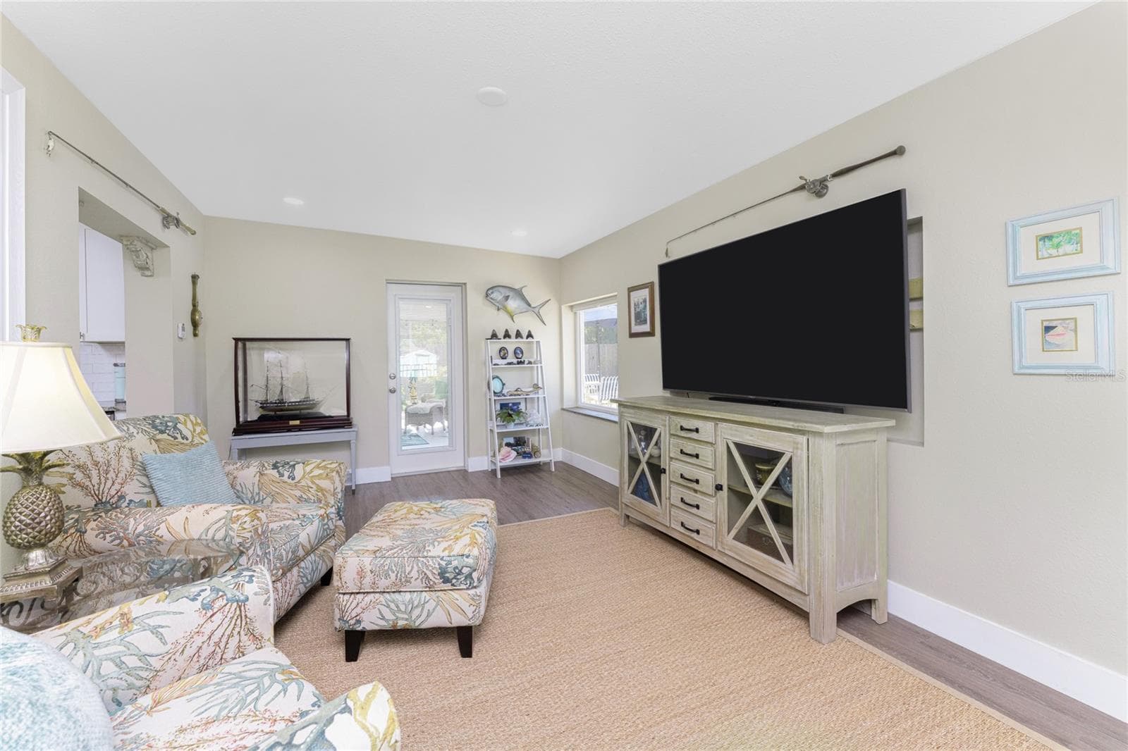 Family Room - 501 CANAL WAY, NOKOMIS