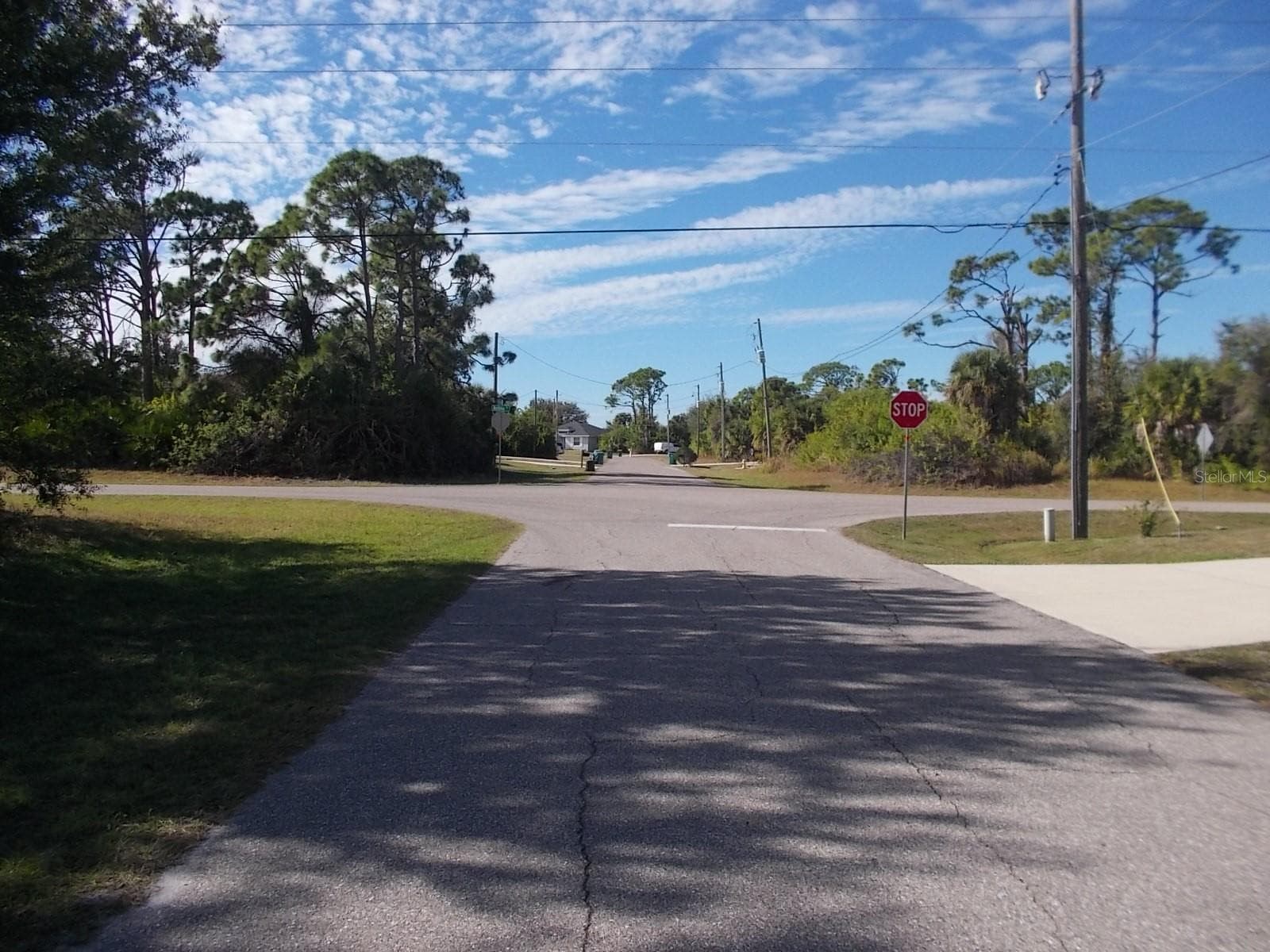 Looking West up the street - 147 YELLOW PINE DR, ROTONDA WEST