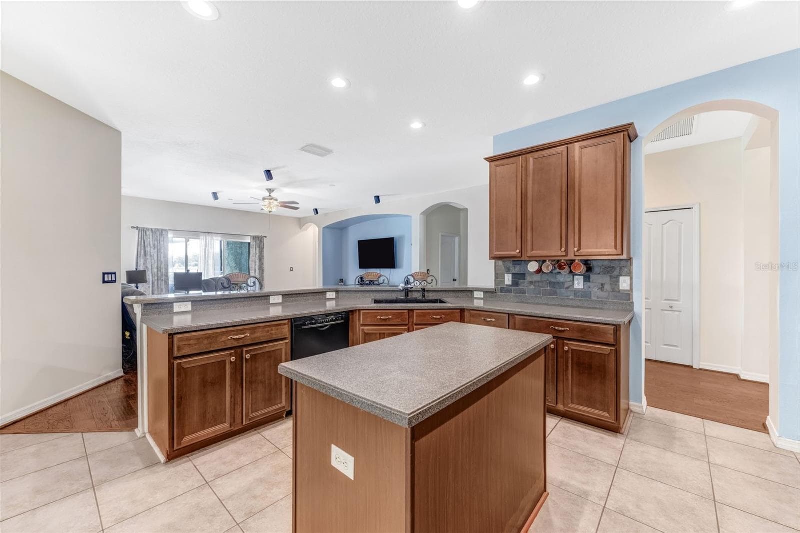 Single Family Residence at 1511 BONITA BLUFF CT, RUSKIN, photo 10 of 47