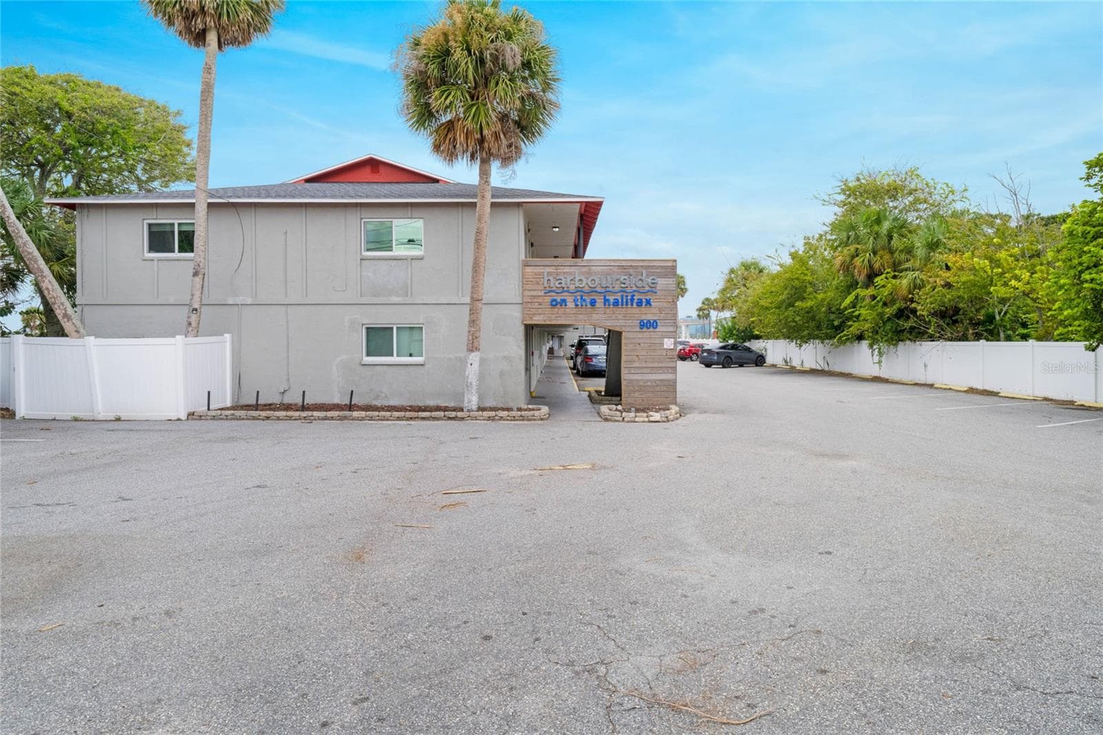 900 S PENINSULA DR #207