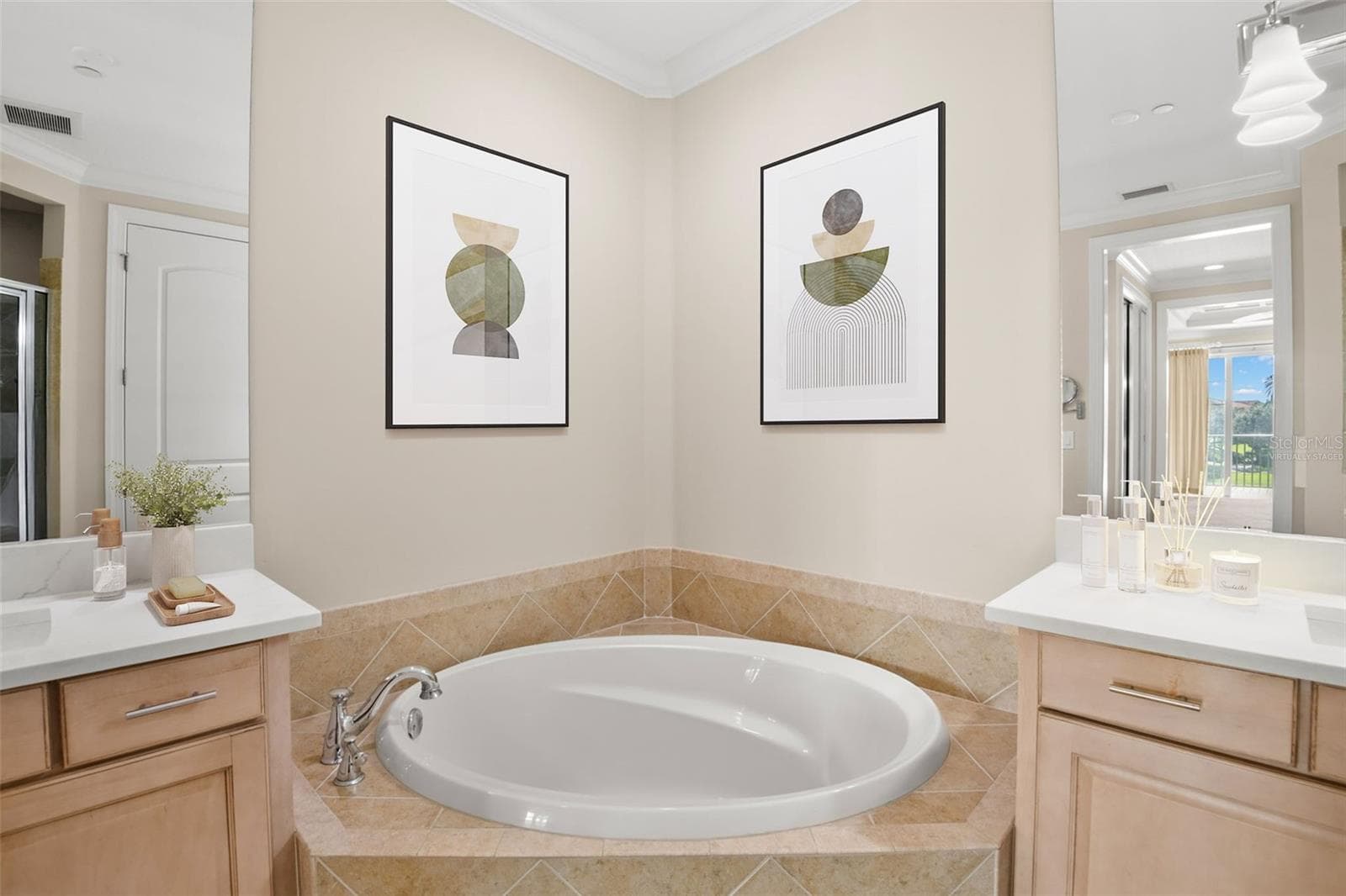 Virtually staged. - 8 ACADEMY WAY S #123, ST PETERSBURG