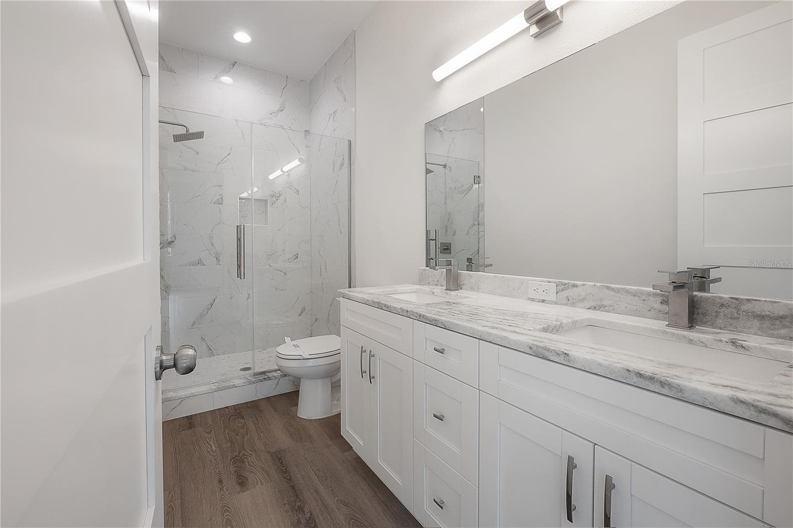 Primary En Suite Bath - 5530 N 9TH ST #3, TAMPA