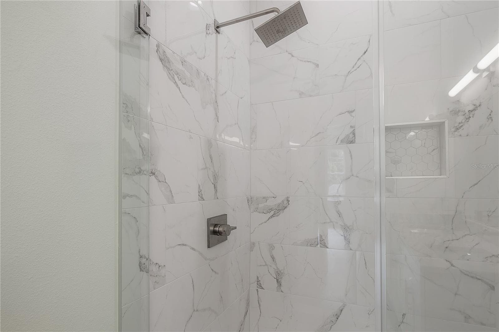 Primary En Suite Bath - 5530 N 9TH ST #3, TAMPA