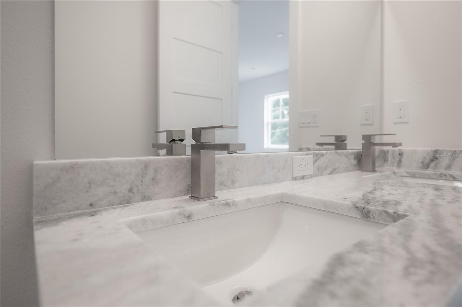 Primary En Suite Bath - 5530 N 9TH ST #3, TAMPA