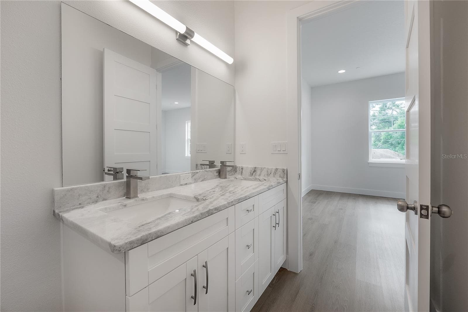 Primary En Suite Bath - 5530 N 9TH ST #3, TAMPA