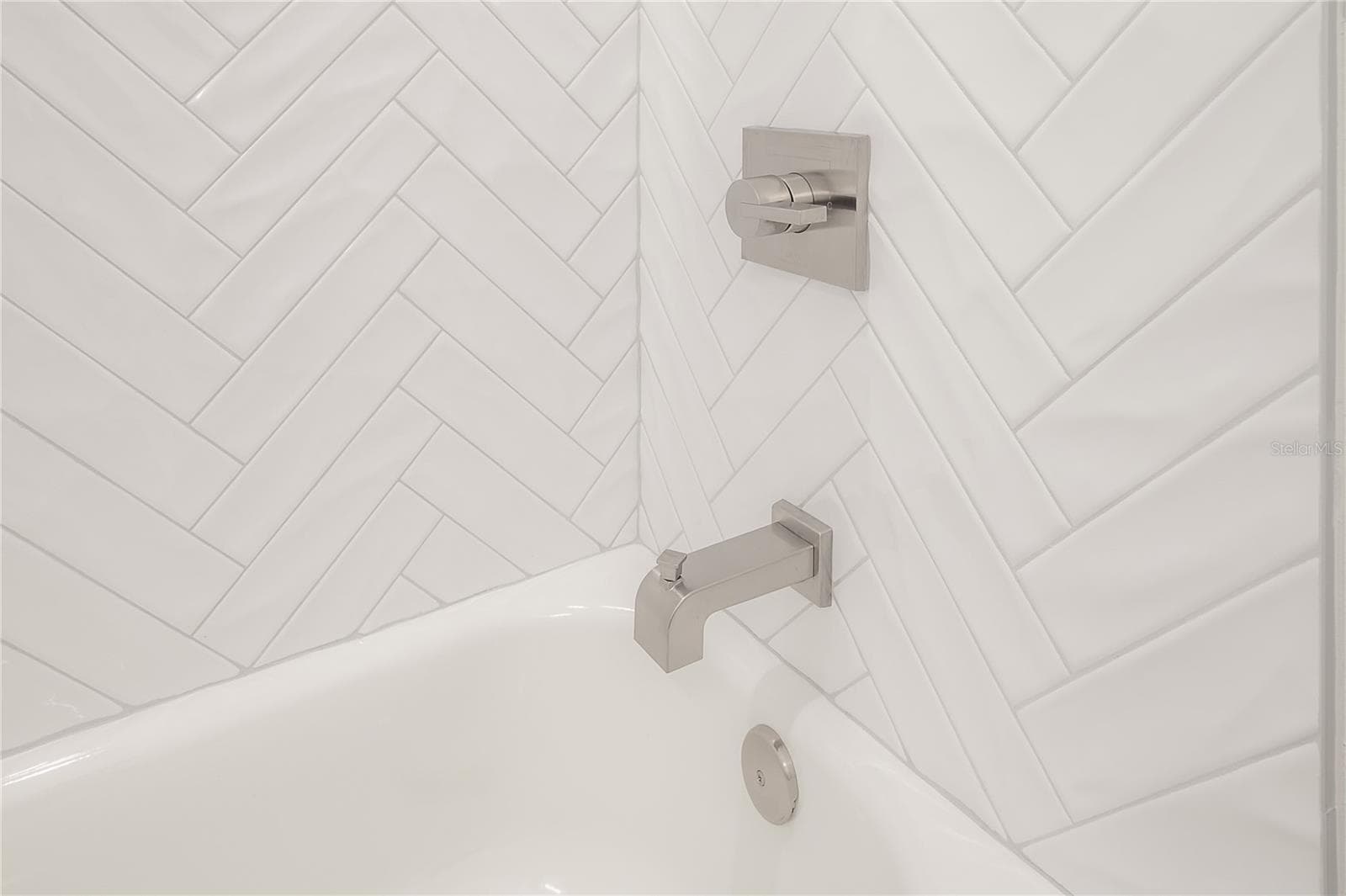 Bath 2 - 5530 N 9TH ST #3, TAMPA