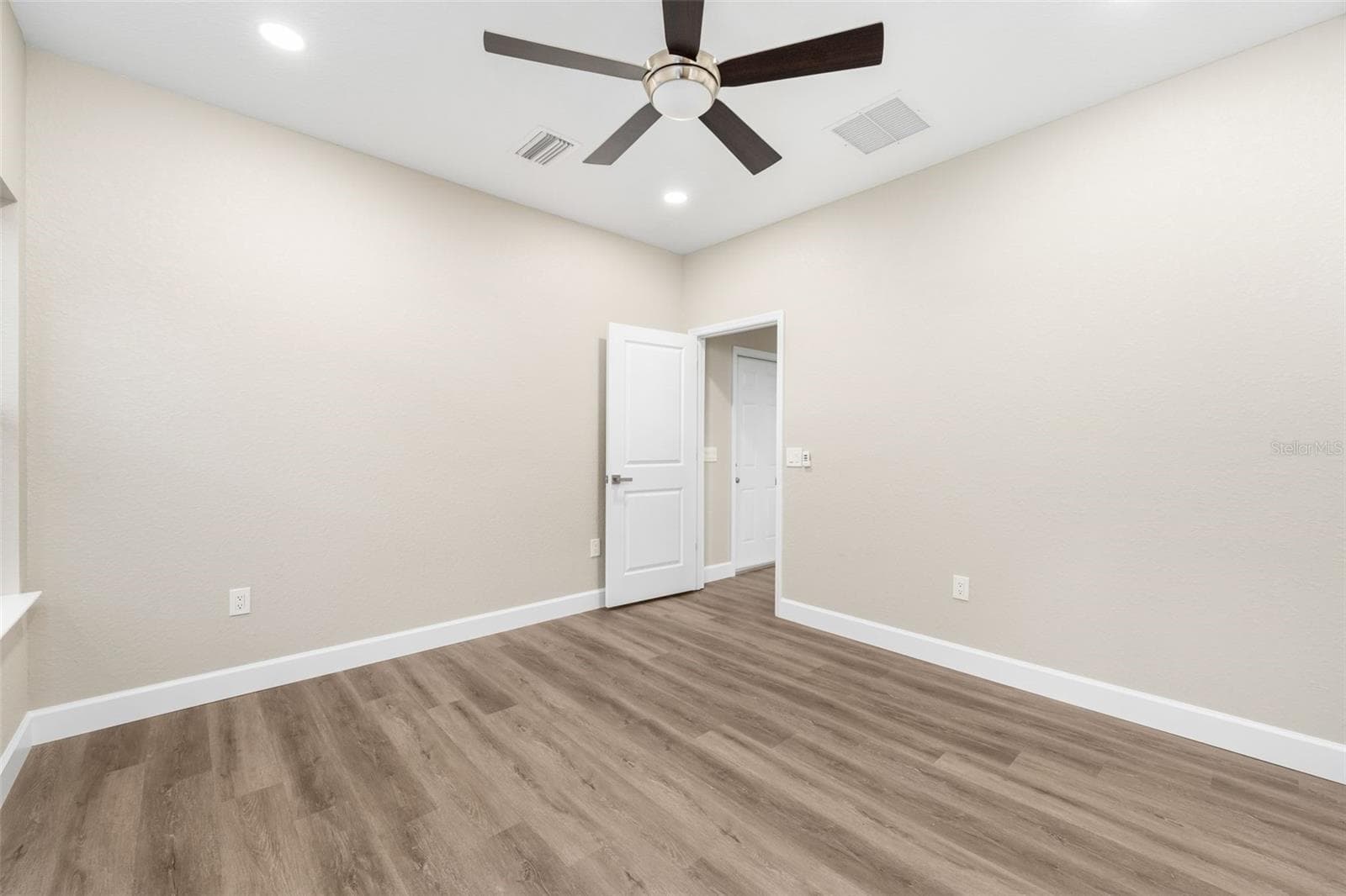 Single Family Residence at 2016 NE 3RD AVE, GAINESVILLE, photo 14 of 35