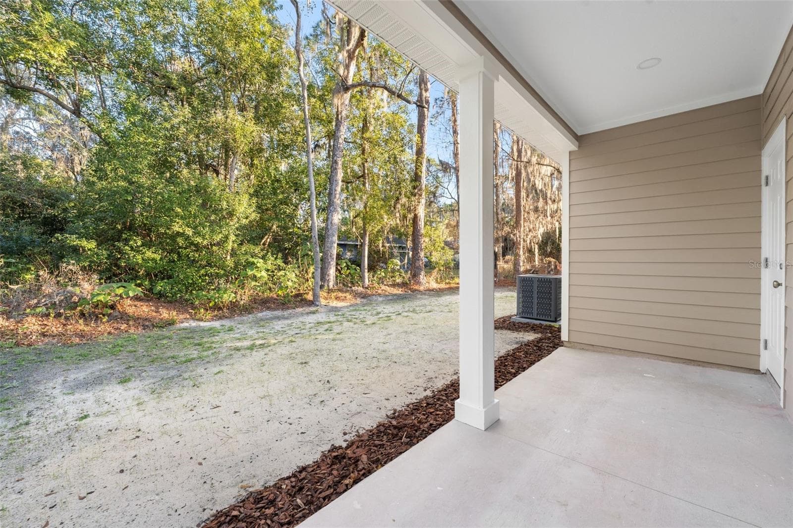 Single Family Residence at 2016 NE 3RD AVE, GAINESVILLE, photo 4 of 35