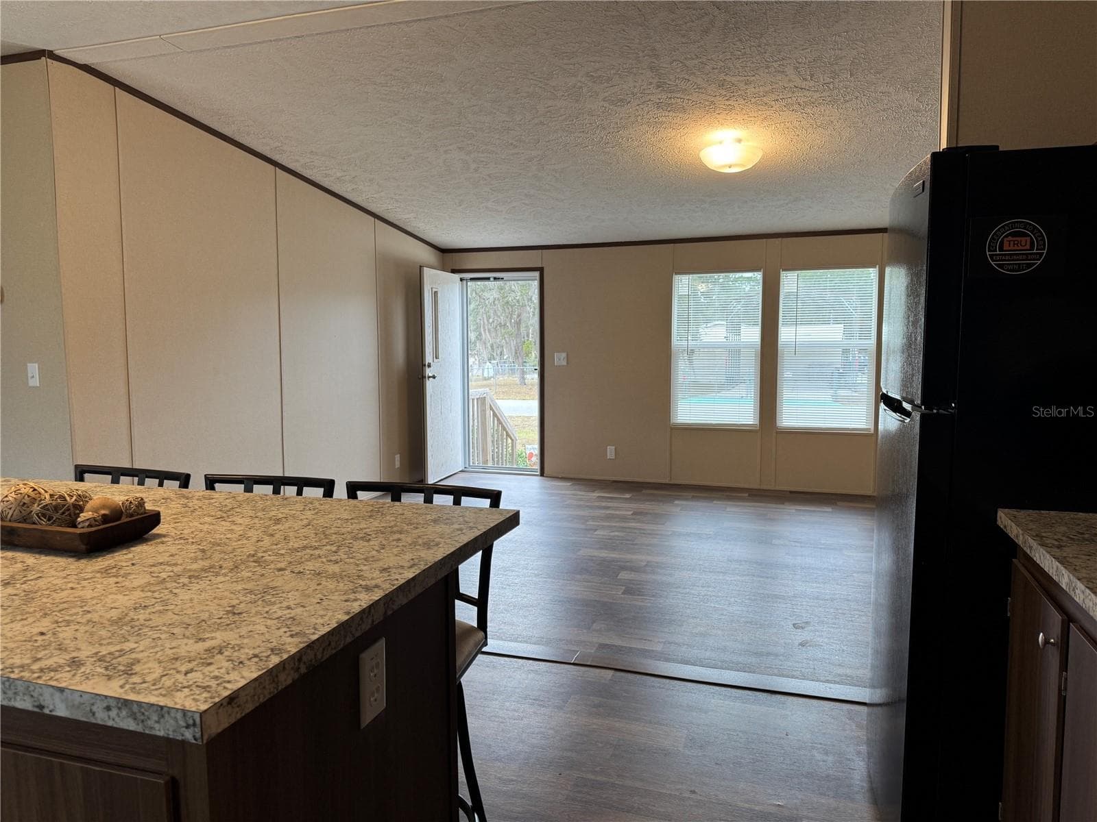 Manufactured Home at 18472 SE 58TH PL, OCKLAWAHA, photo 7 of 37