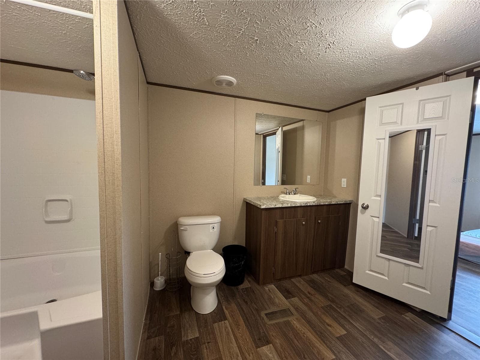 Manufactured Home at 18472 SE 58TH PL, OCKLAWAHA, photo 28 of 37